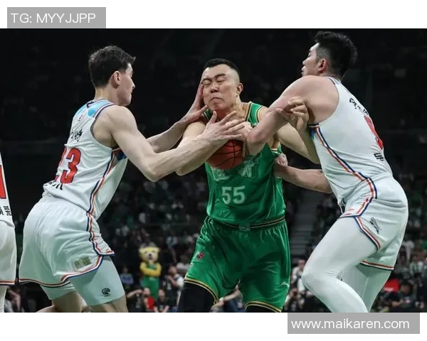 韩德君的篮球生涯回顾与成就分析：从青涩新星到CBA传奇巨星的蜕变之路